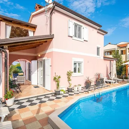 Three-bedroom Marija With Private Pool In Villa Gedići