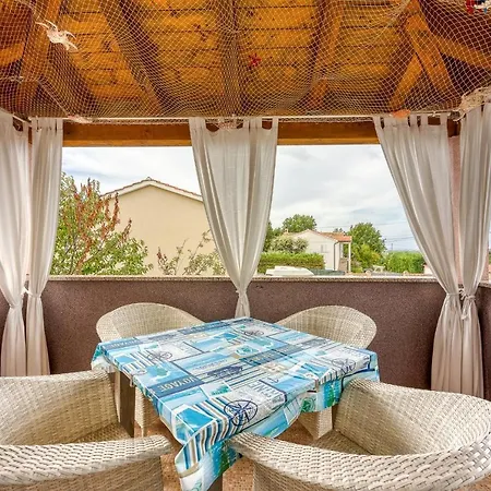 Three-bedroom Marija With Private Pool In * Gedići