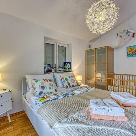 Three-bedroom Marija With Private Pool In Villa Gedići