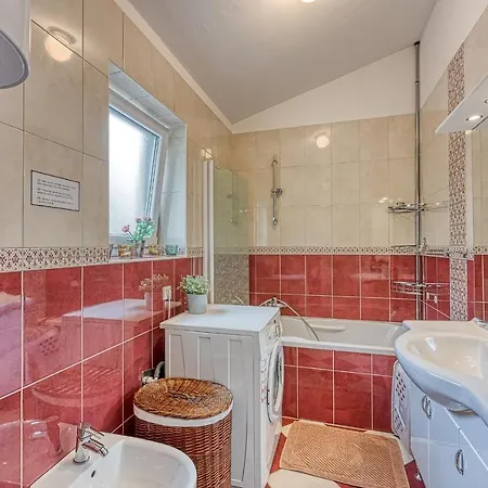 Three-bedroom Marija With Private Pool In Villa Gedići
