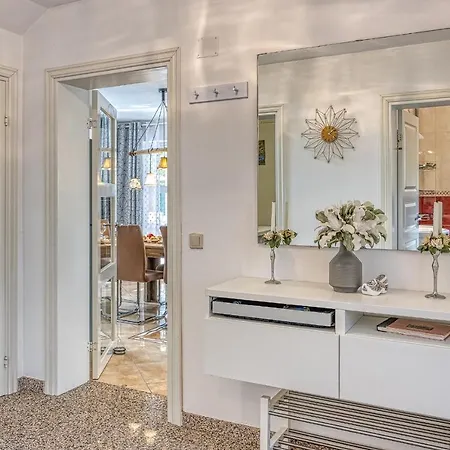 Three-bedroom Marija With Private Pool In Gedici