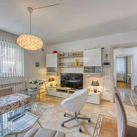 Villa Three-bedroom Marija With Private Pool In *
